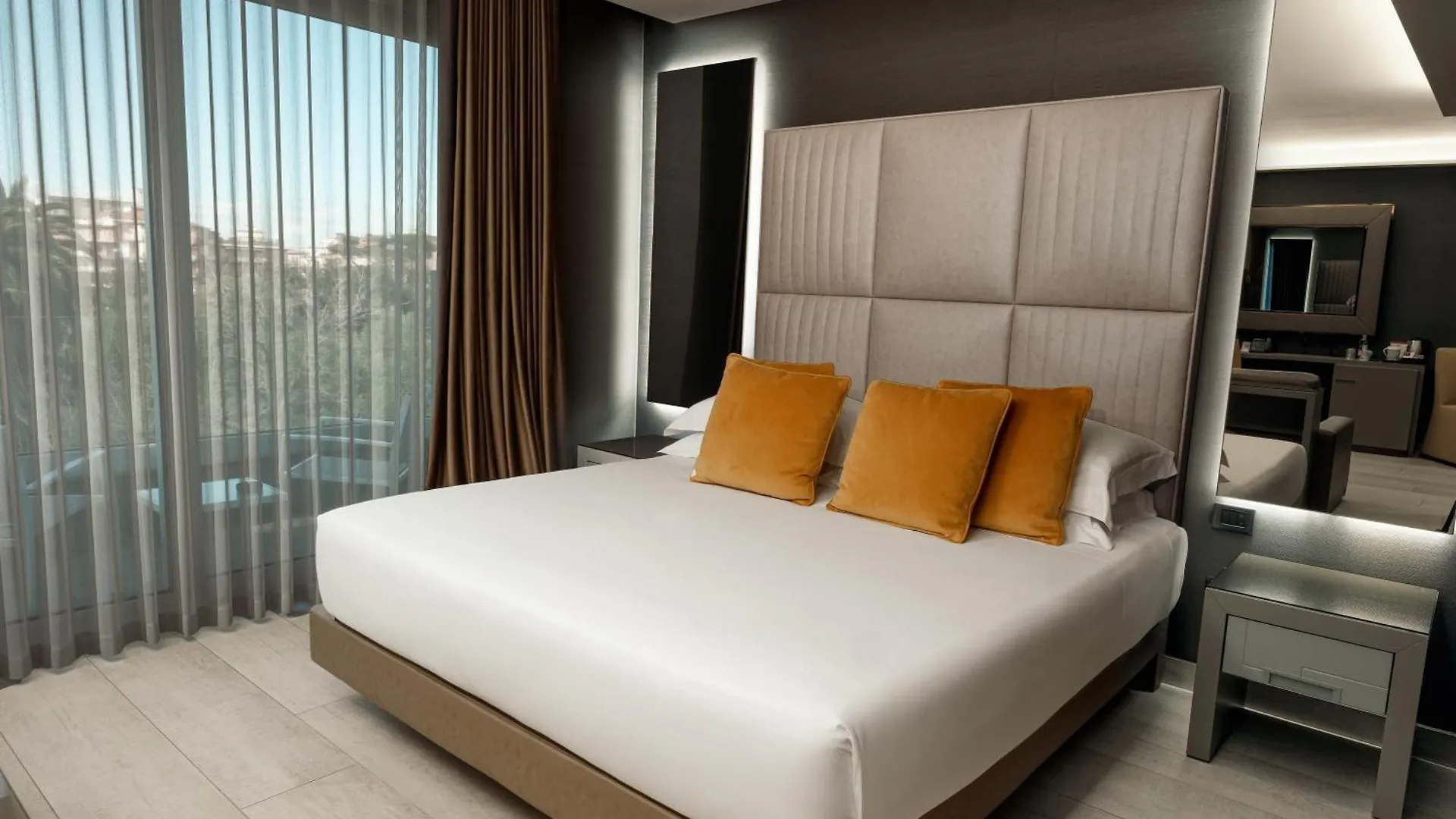 Hotel & Resort Tre Fontane Luxury ポルティチ