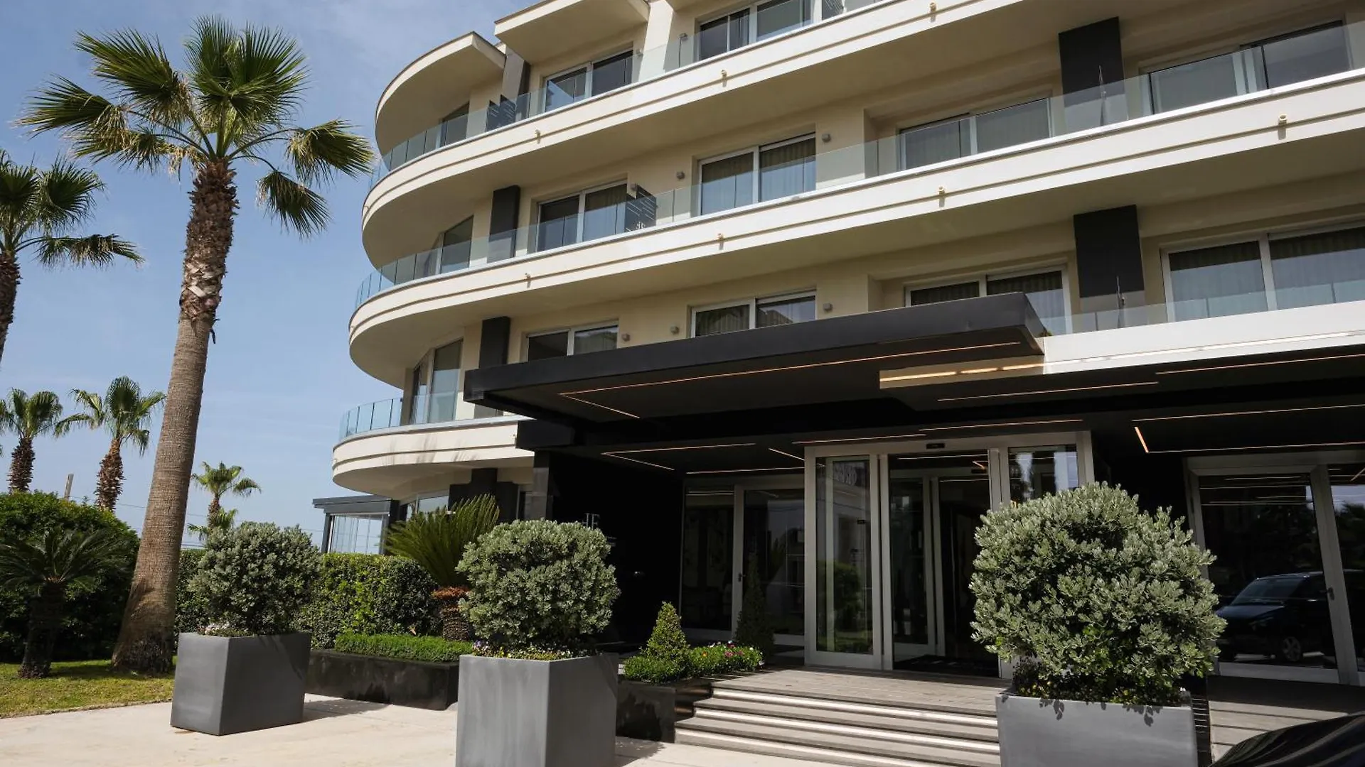 Hotel & Resort Tre Fontane Luxury ポルティチ イタリア