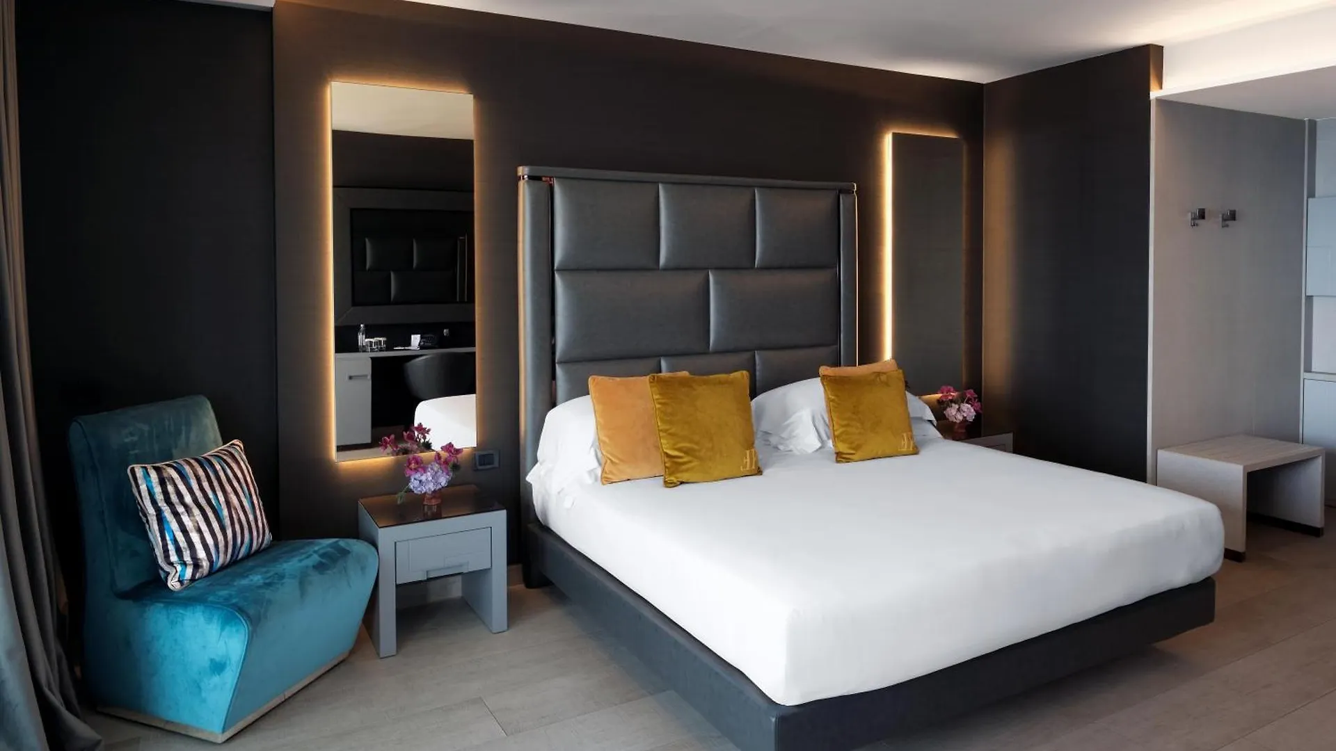 Hotel & Resort Tre Fontane Luxury Portici 4*,
