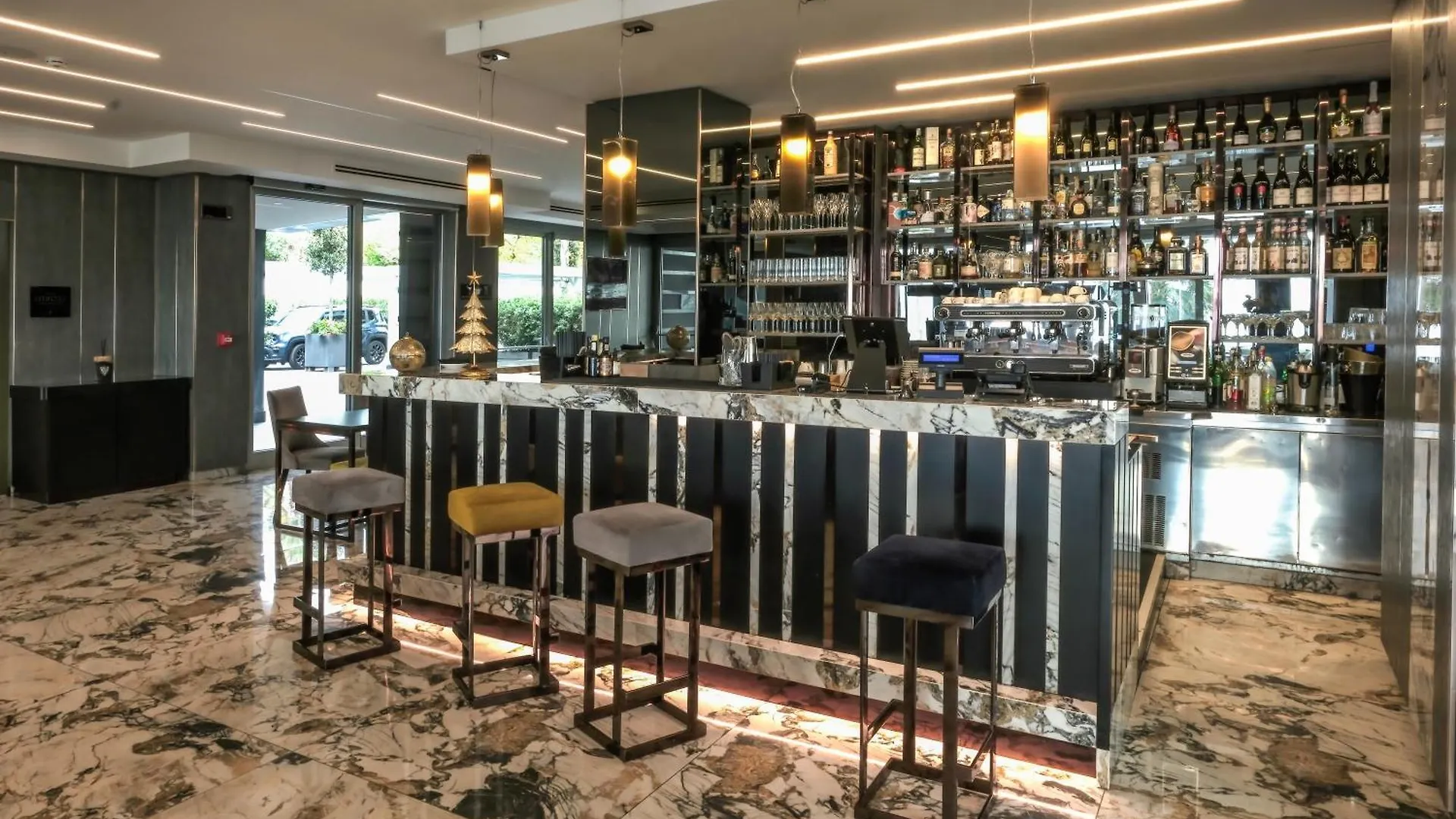 Hotel & Resort Tre Fontane Luxury ポルティチ