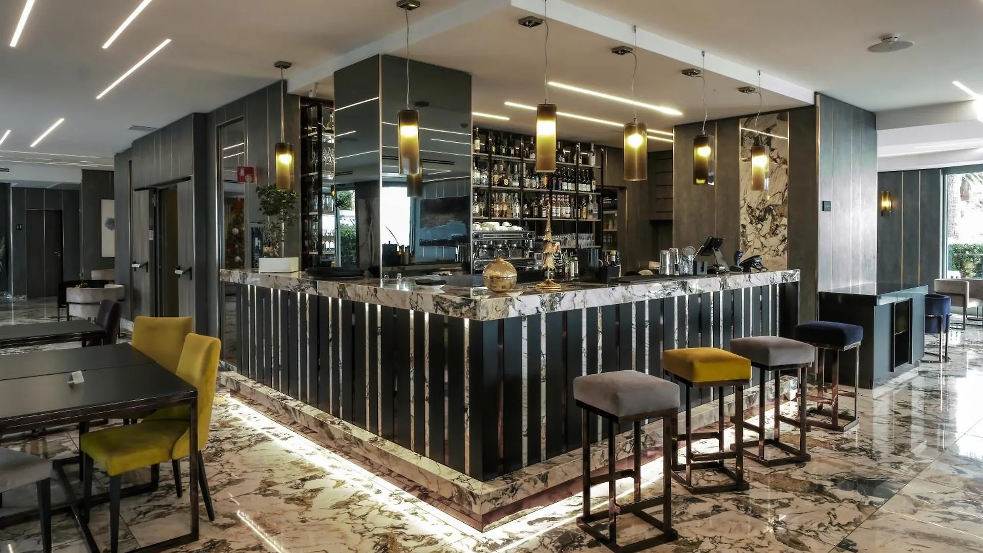 Hotel & Resort Tre Fontane Luxury ポルティチ