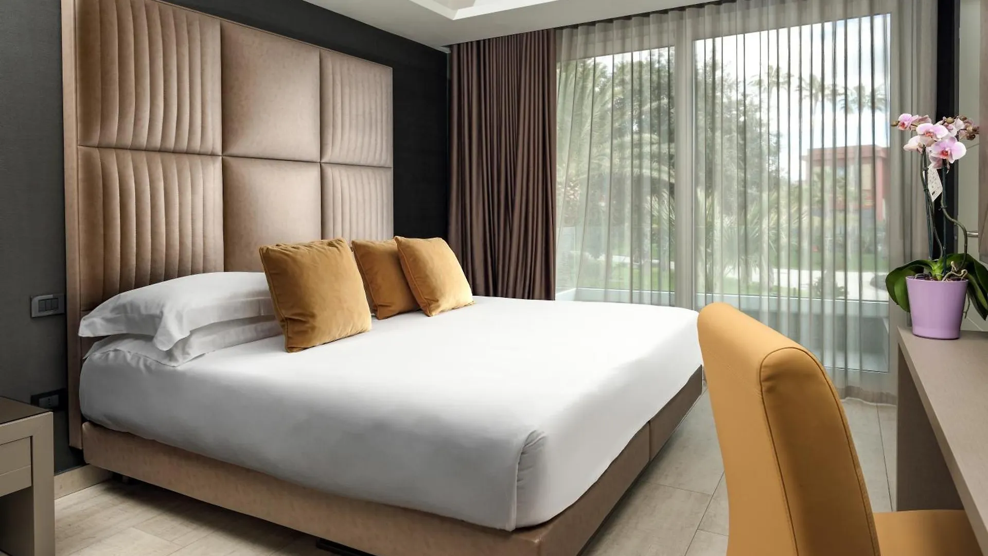 Hotel & Resort Tre Fontane Luxury Портичи