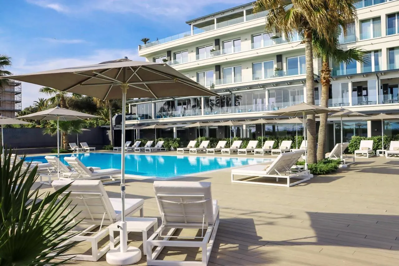 Hotel & Resort Tre Fontane Luxury Portici 4*,