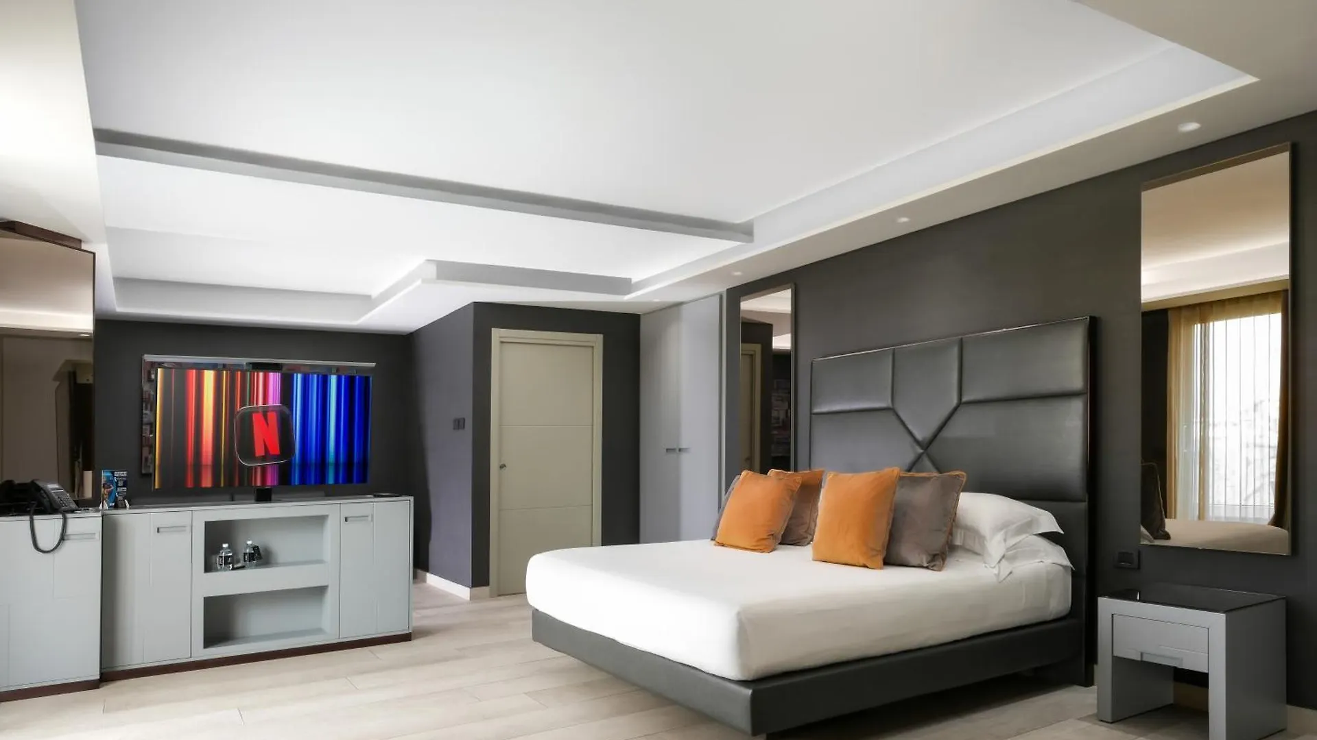 Hotel & Resort Tre Fontane Luxury Portici 4*,  Italy